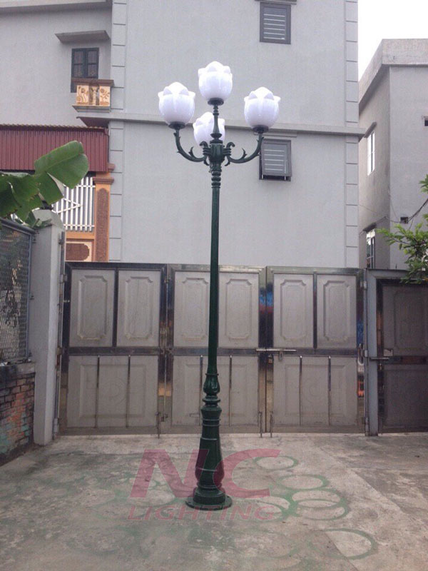 Báo Giá Cột Đèn Chiếu Sáng Sân Vườn Giá Rẻ, Uy Tín 4 Cot den san vuon DC-09 kieu dang hien dai bat mat