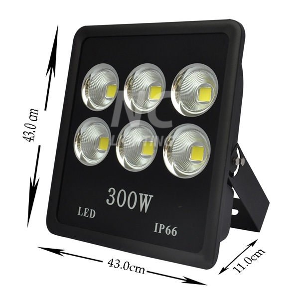 den-pha-led-cao-ap-300w
